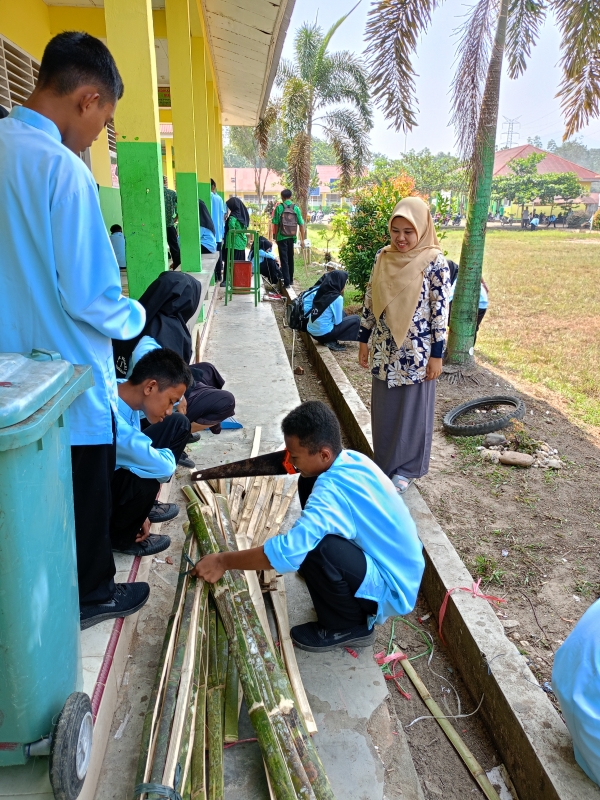 Kerja Sama Memperindah Sekolah